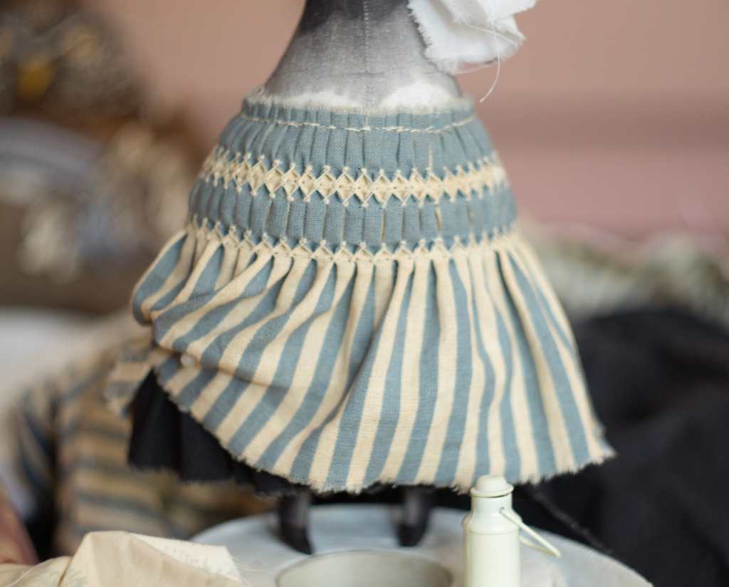 Самую простую ткань очень хорошо преображают буфы|Even the simplest fabric can be transformed very well with puffs.