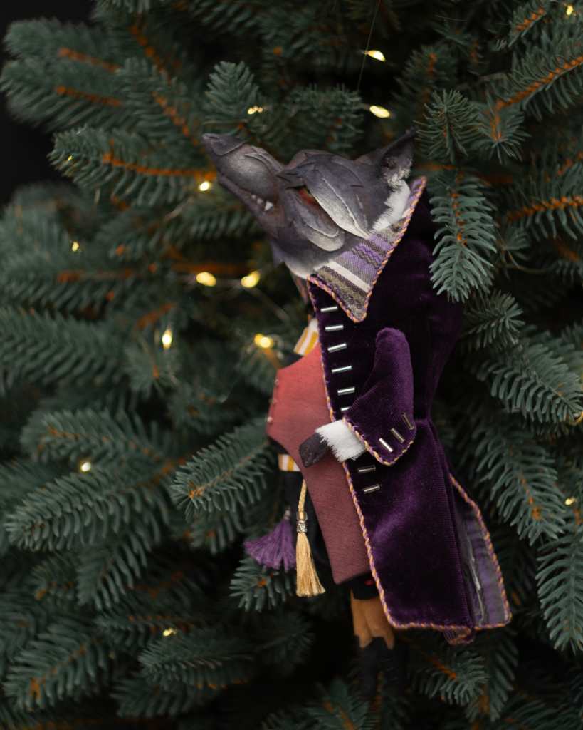 Мини вариант серого волка - елочная игрушка|A miniature gray wolf Christmas tree ornament.